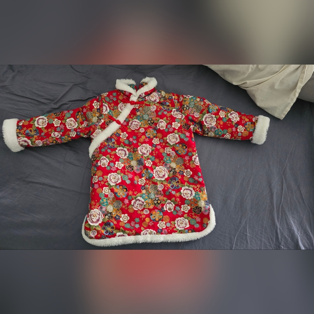Floral Traditional Chinese Red and White Fur-Trimmed Top